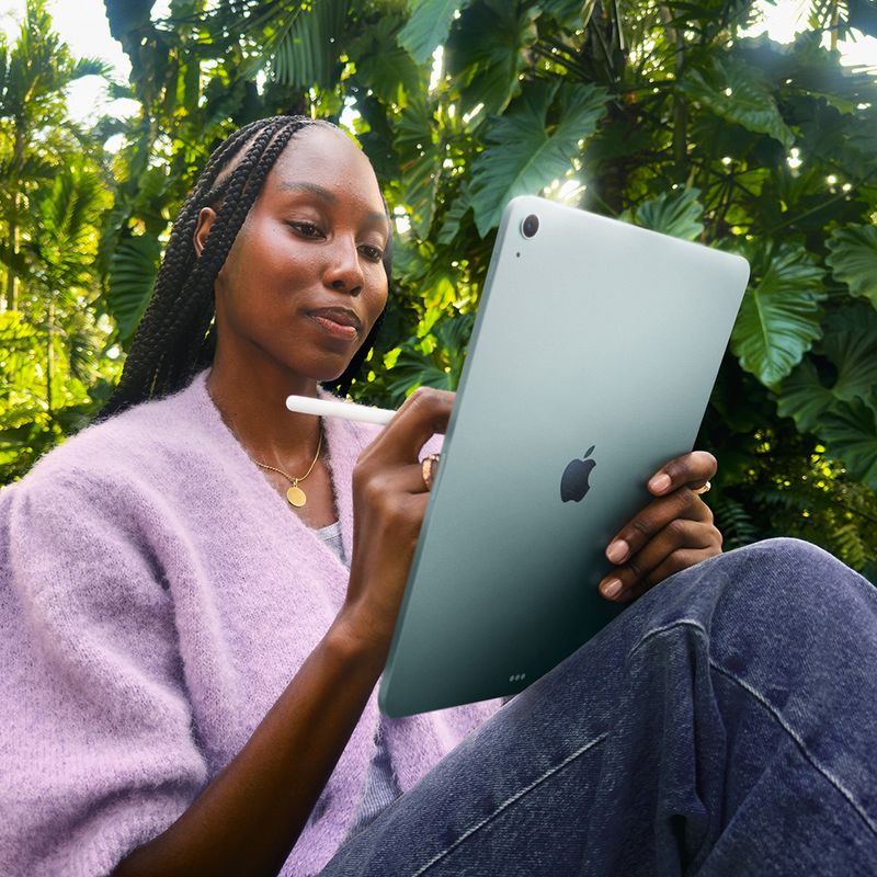 iPad_Air_13-inch_M3_Cellular_Space_Gray_PDP_Image_Position_8__MXES.jpg