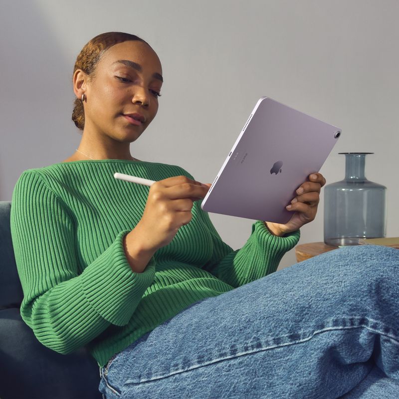 iPad_Air_11_M2_WiFi_Starlight_PDP_Image_Position_5_05__GENS.jpg